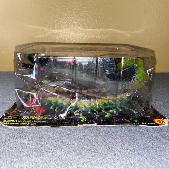 1996 ToyBiz Marvel Planet of the Symbiotes Venom The Madness Figure - Picture 5 of 14